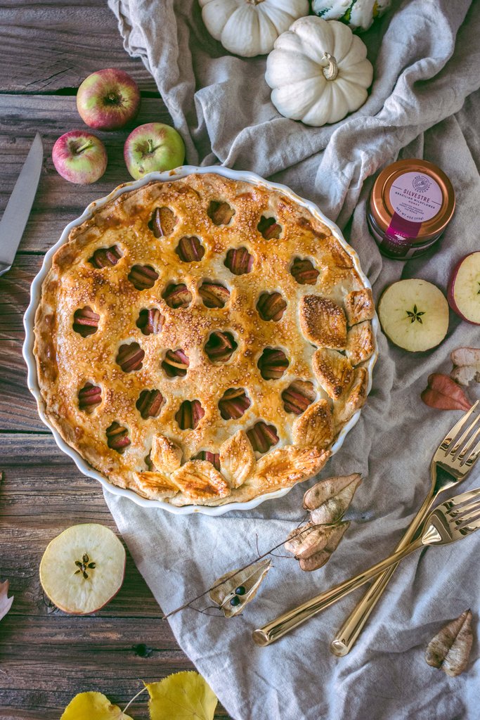 Honey Bee Apple Pie